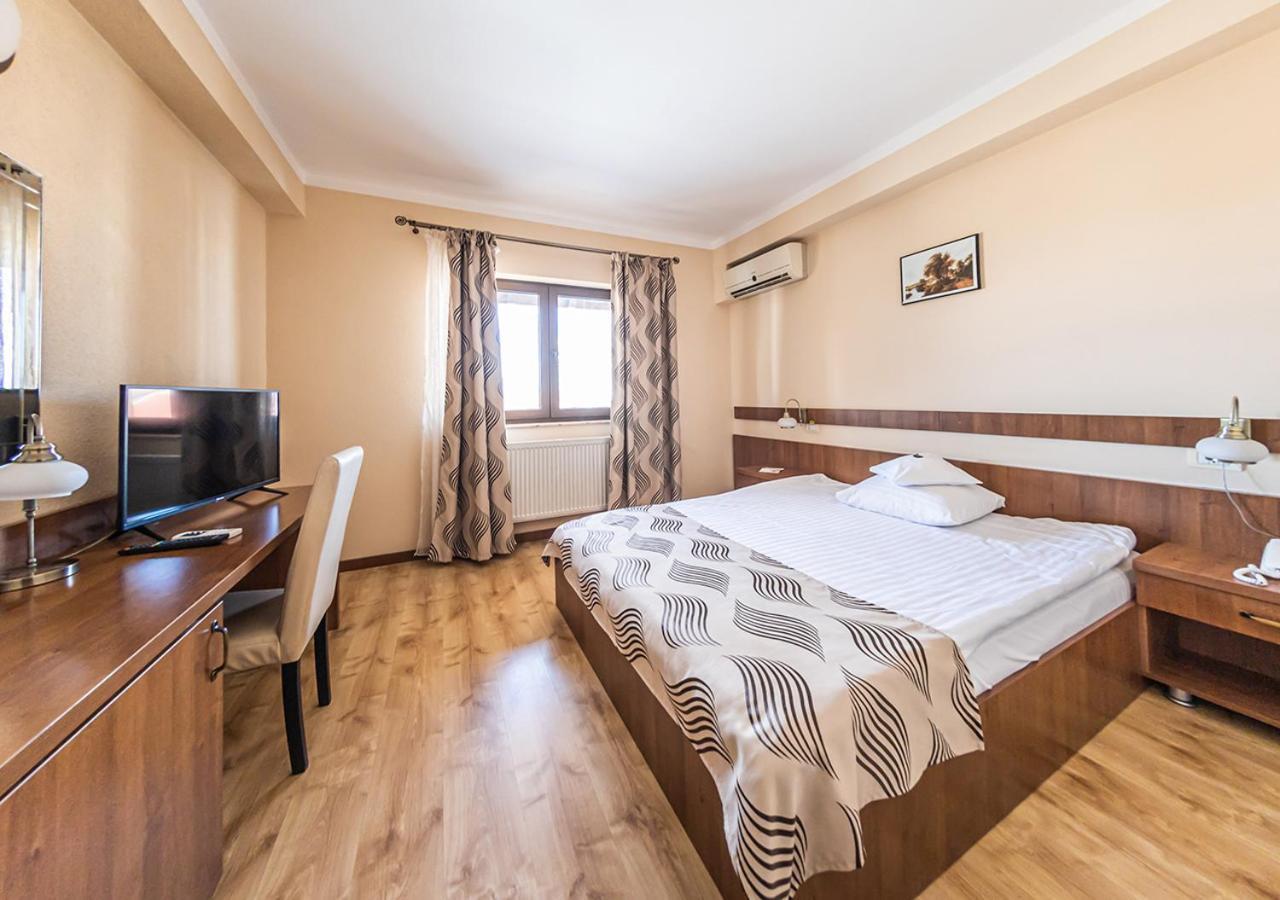 Hotel Crisana Arad Extérieur photo