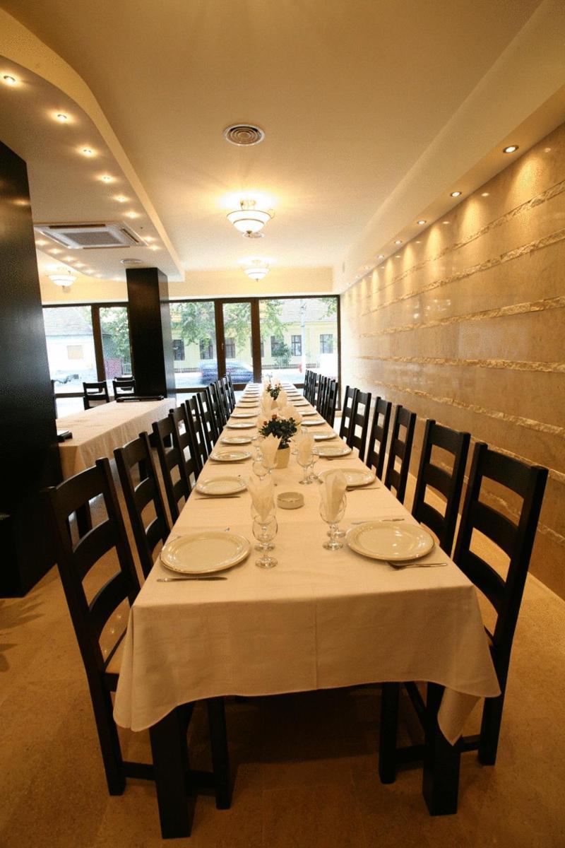 Hotel Crisana Arad Extérieur photo