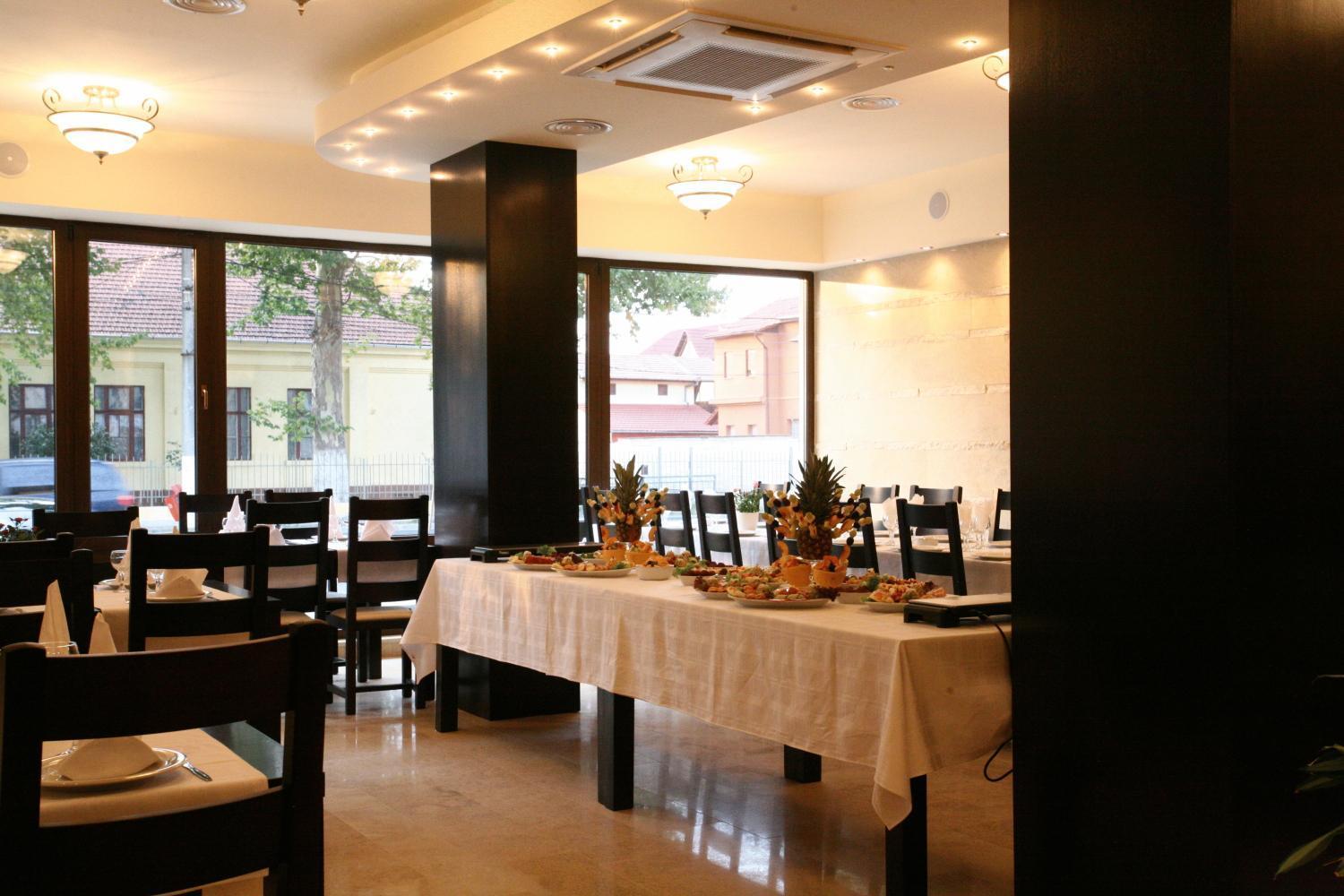 Hotel Crisana Arad Extérieur photo