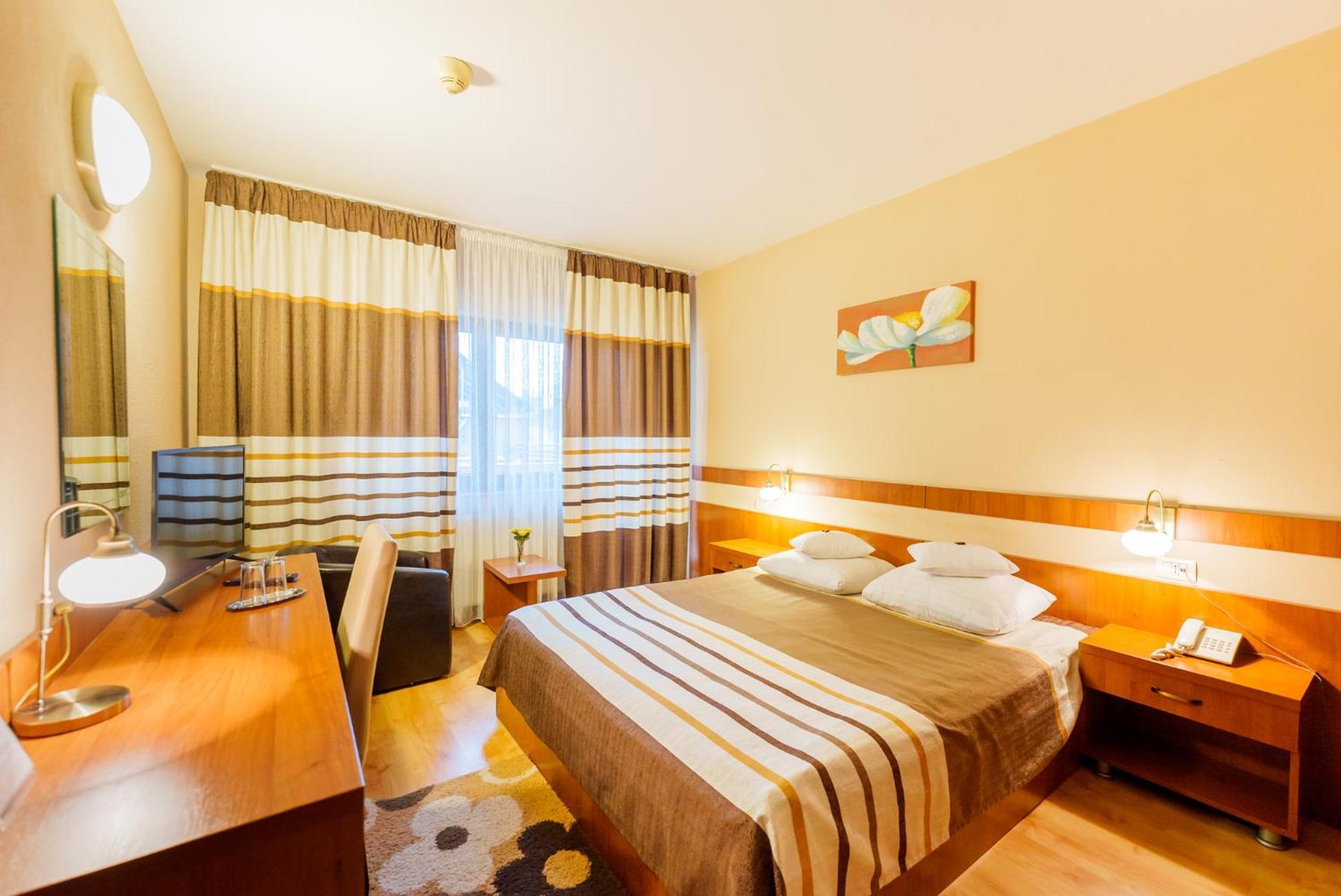 Hotel Crisana Arad Extérieur photo