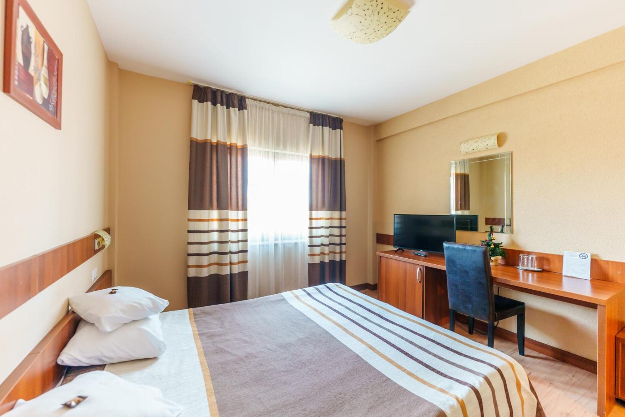 Hotel Crisana Arad Extérieur photo
