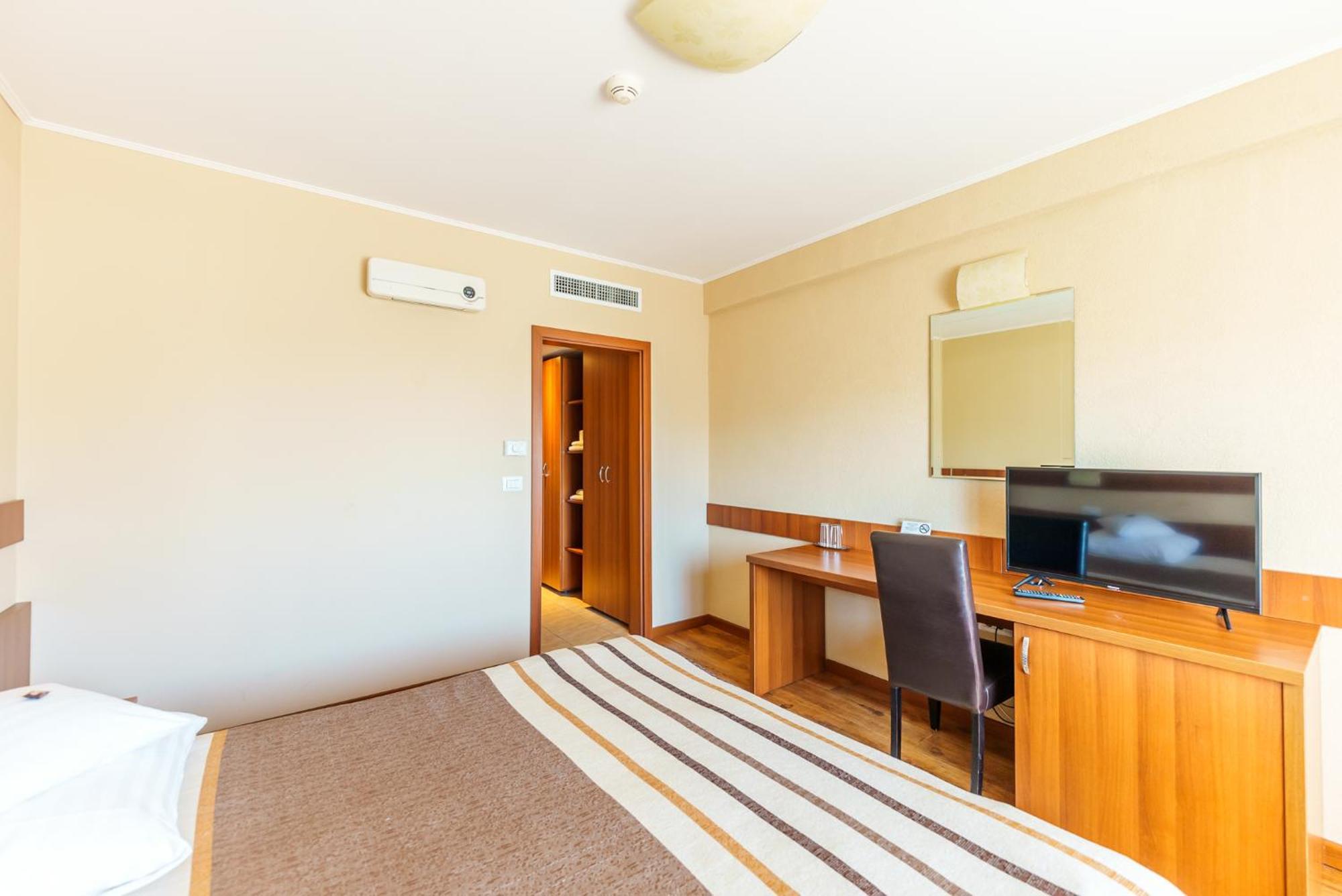 Hotel Crisana Arad Extérieur photo