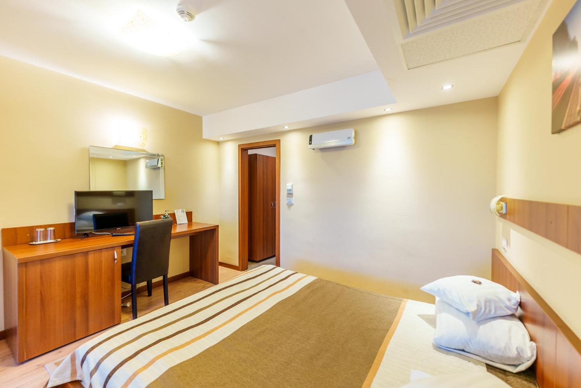 Hotel Crisana Arad Extérieur photo