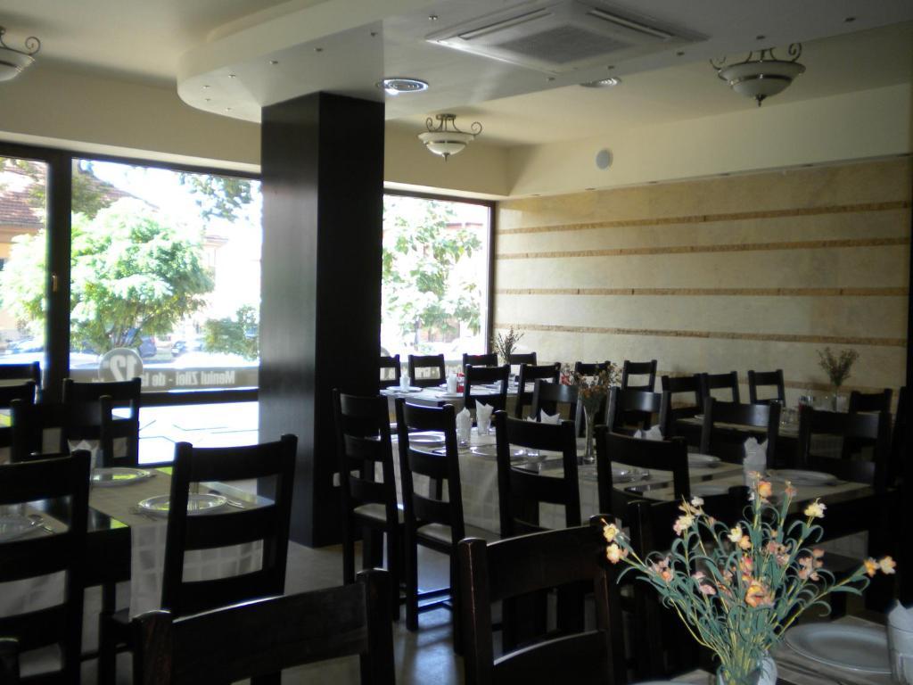 Hotel Crisana Arad Extérieur photo